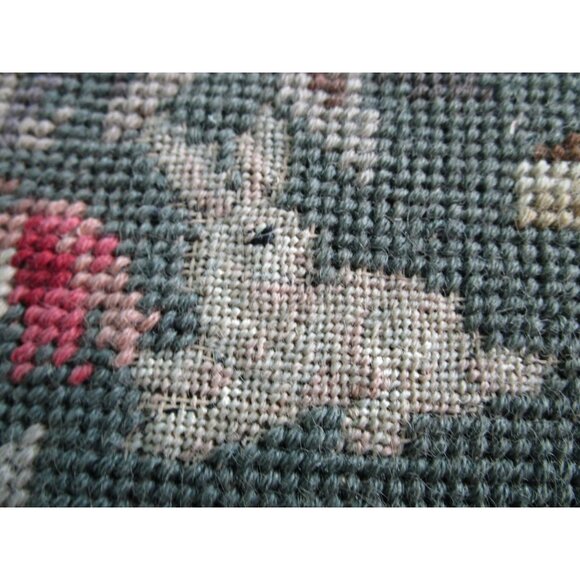 Medieval Lady Falconer Needlepoint Art In Antique Gold Frame GUC - Picture 4 of 16